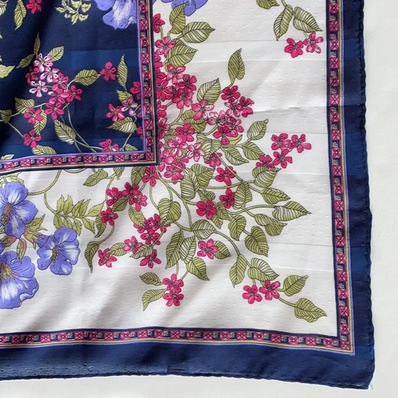 Navy Blue~White Floral 29” x 30” Scarf Italy - Picture 4 of 10